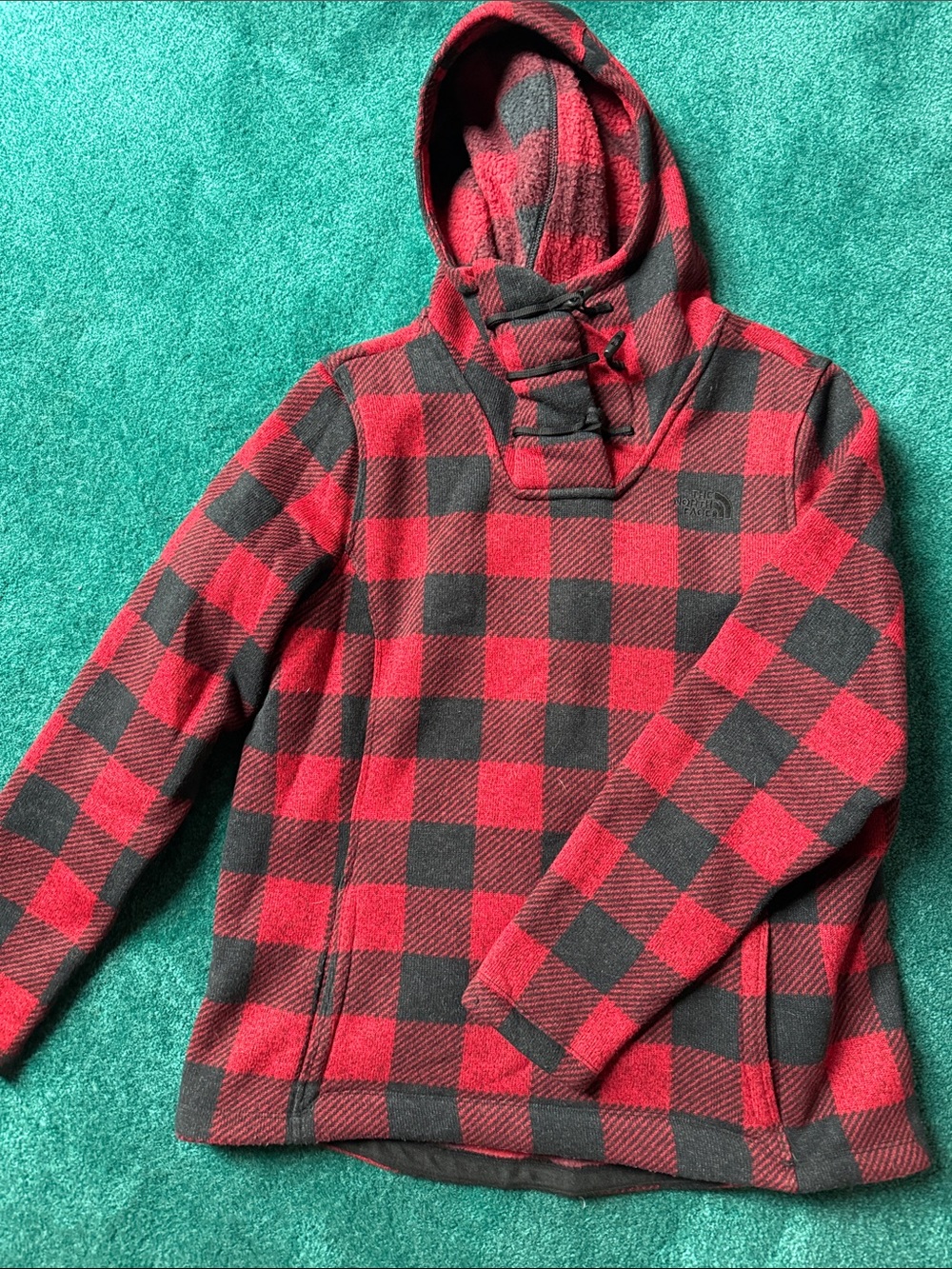 The North Face  Red & Black Buffalo Plaid Hooded Fleece Pullover